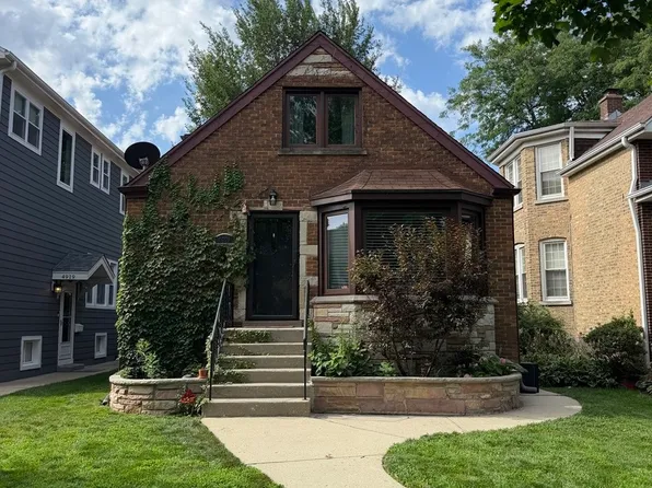 4921 W Catalpa Ave, Chicago, IL 60630