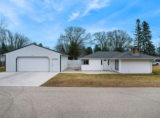 616 44th Ave, Menominee, MI 49858