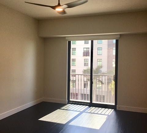 4th image of 2110 N Ola Ave