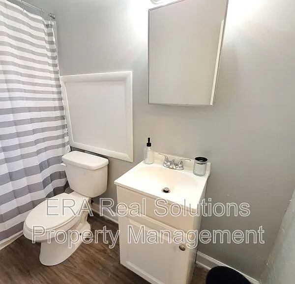 1460 Oakwood Ave — Photo 8