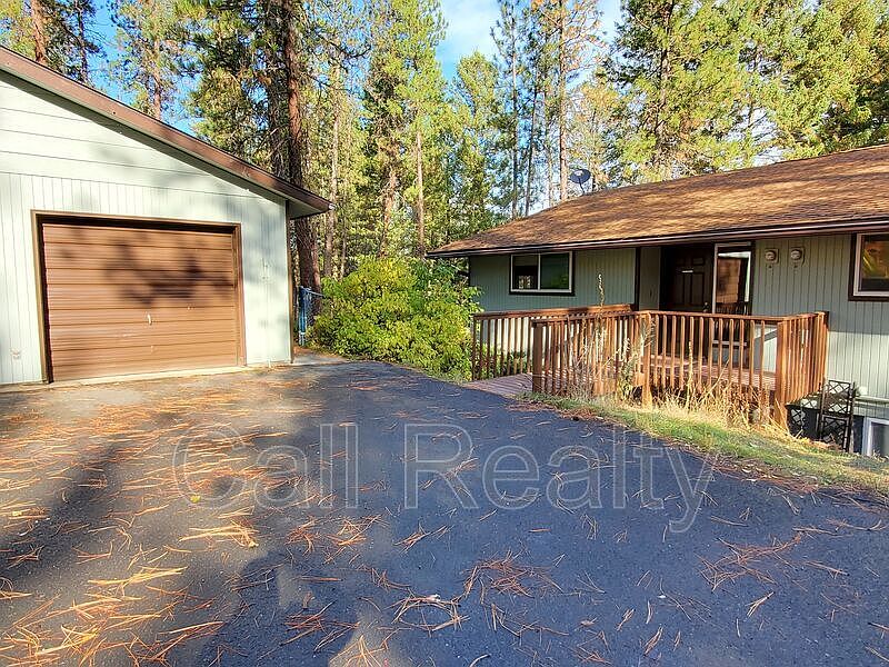 1st image of 4024 S McDonald Ln