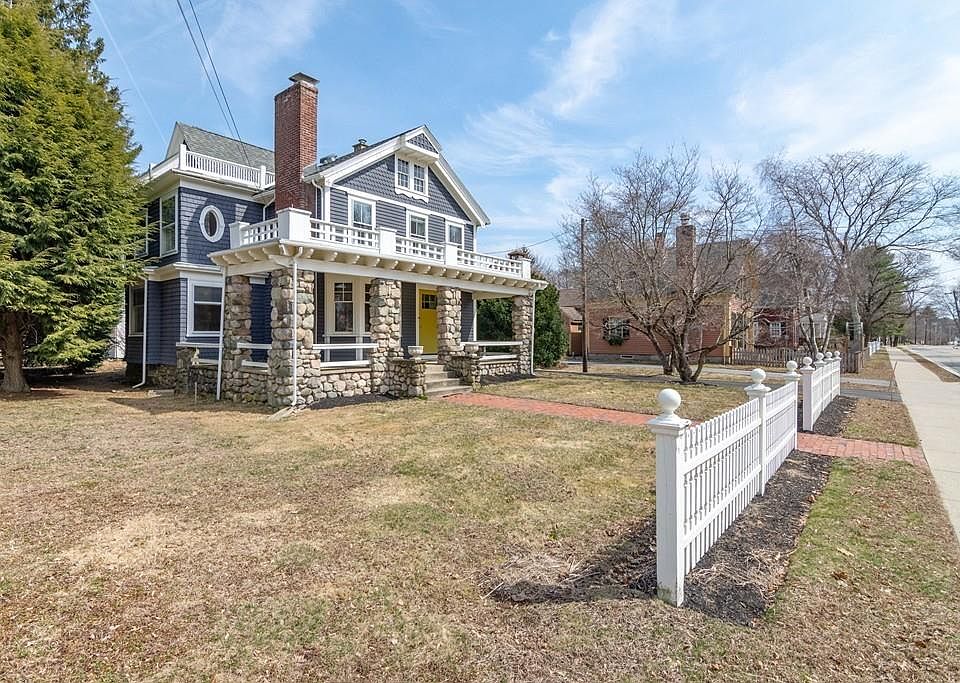 44 South St, Medfield, MA 02052 Zillow