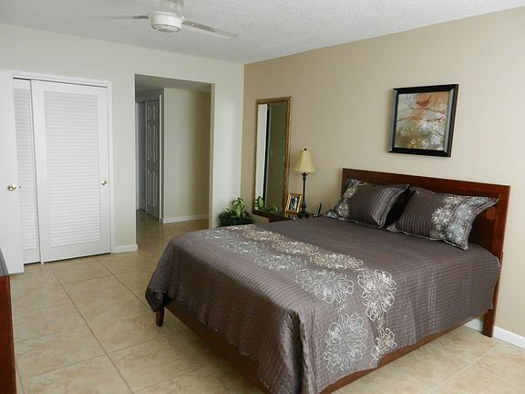 5th image of 4400 Hillcrest Dr APT 903