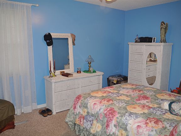 5th image of 467 Lombardy Dr