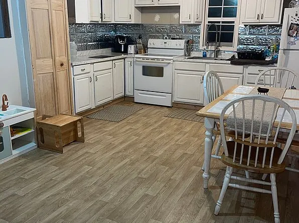 3188 Glen Rogers Rd, Glen Rogers, WV 25848