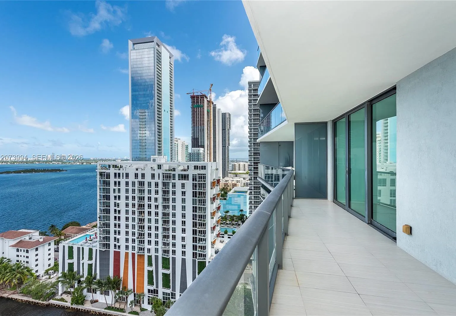 Icon Bay Condo — Photo 3