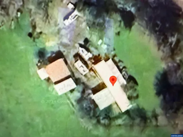 42460 N River Dr, Sweet Home, OR 97386