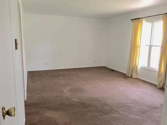 3rd image of 600 Newberry Dr