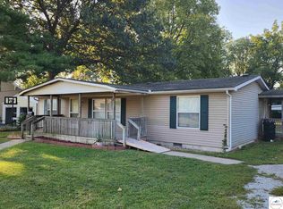 320 E Vest St, Marshall, MO 65340