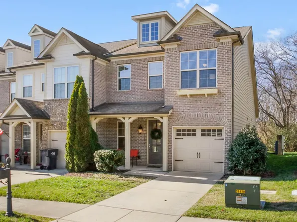 1584 Hampshire Pl, Thompsons Station, TN 37179