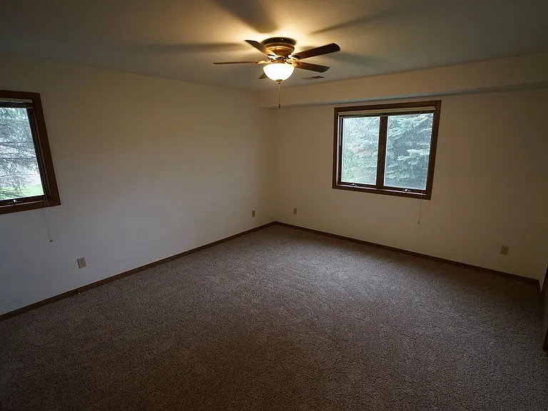 258 Strangeway Ave — Photo 12