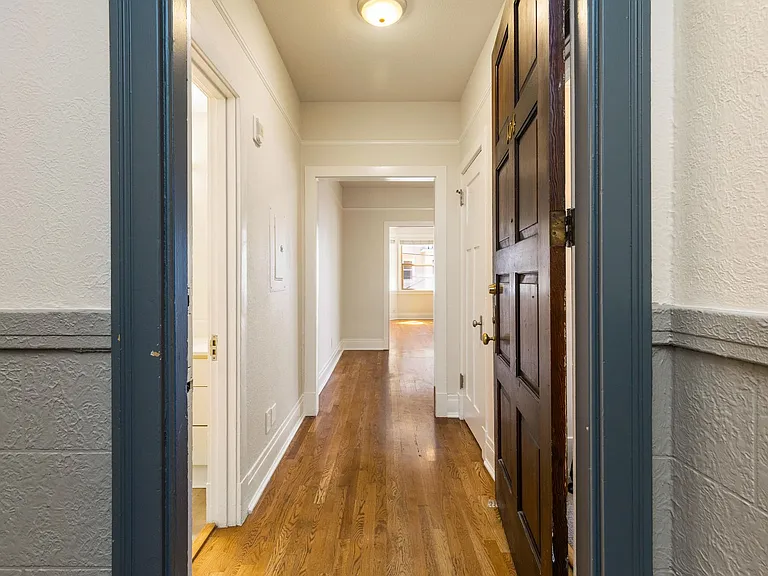 The New Carroll Apartments — Photo 21