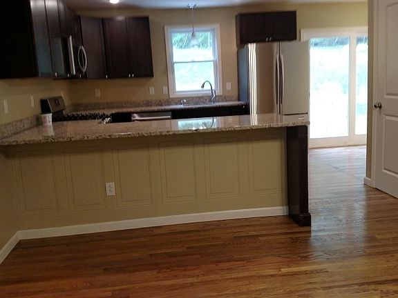 3rd image of 12 Woodland Dr