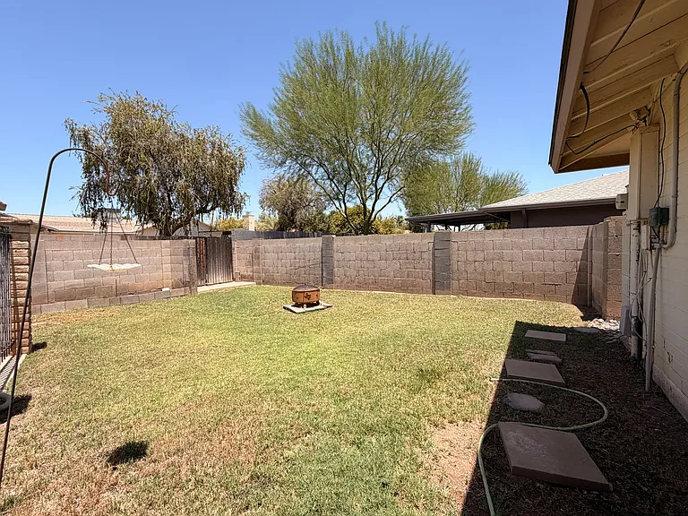 718 E Manhatton Dr — Photo 20