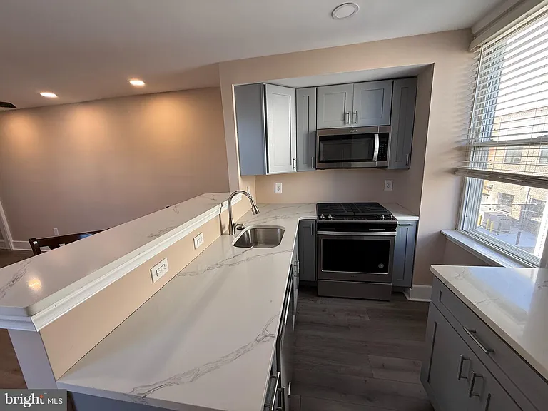 2423 E Allegheny Ave #3 — Photo 2