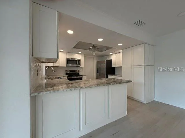605 Lotus Ln — Photo 7