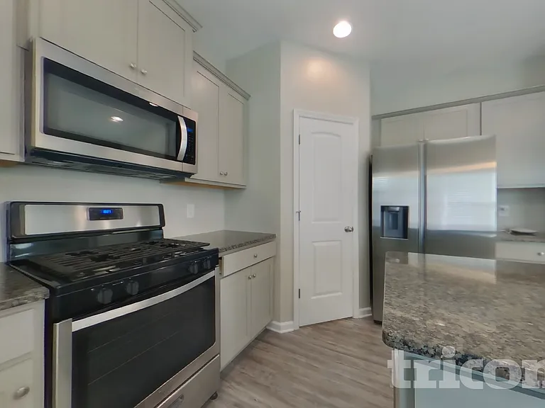 307 Arbor Cir — Photo 4
