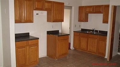 4th image of 4706 Woodlake Dr