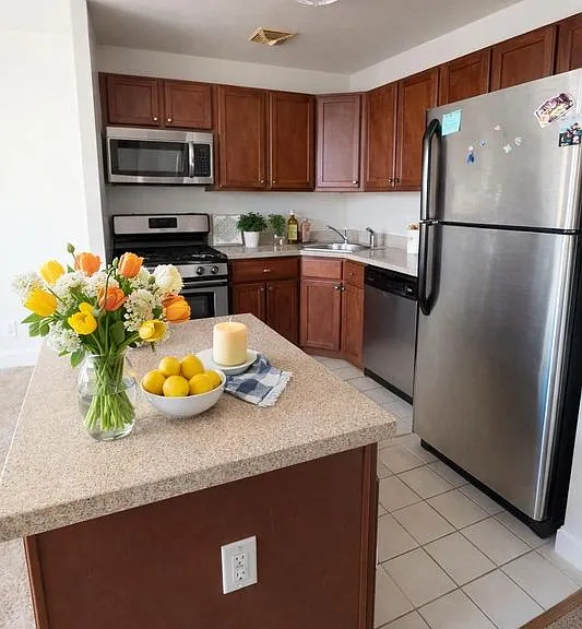 107 Dolphin Ct #A — Photo 1