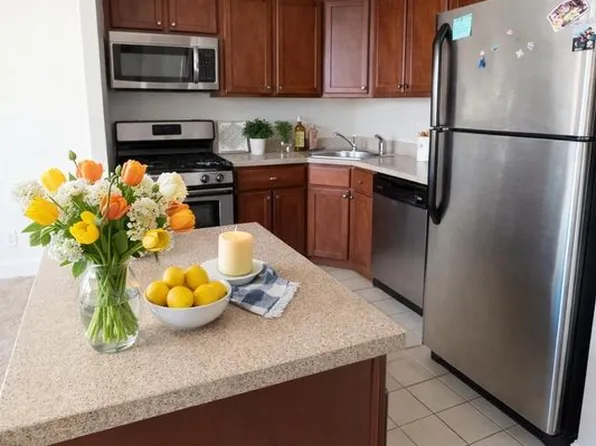 107 Dolphin Ct #A, Bronx, NY 10473