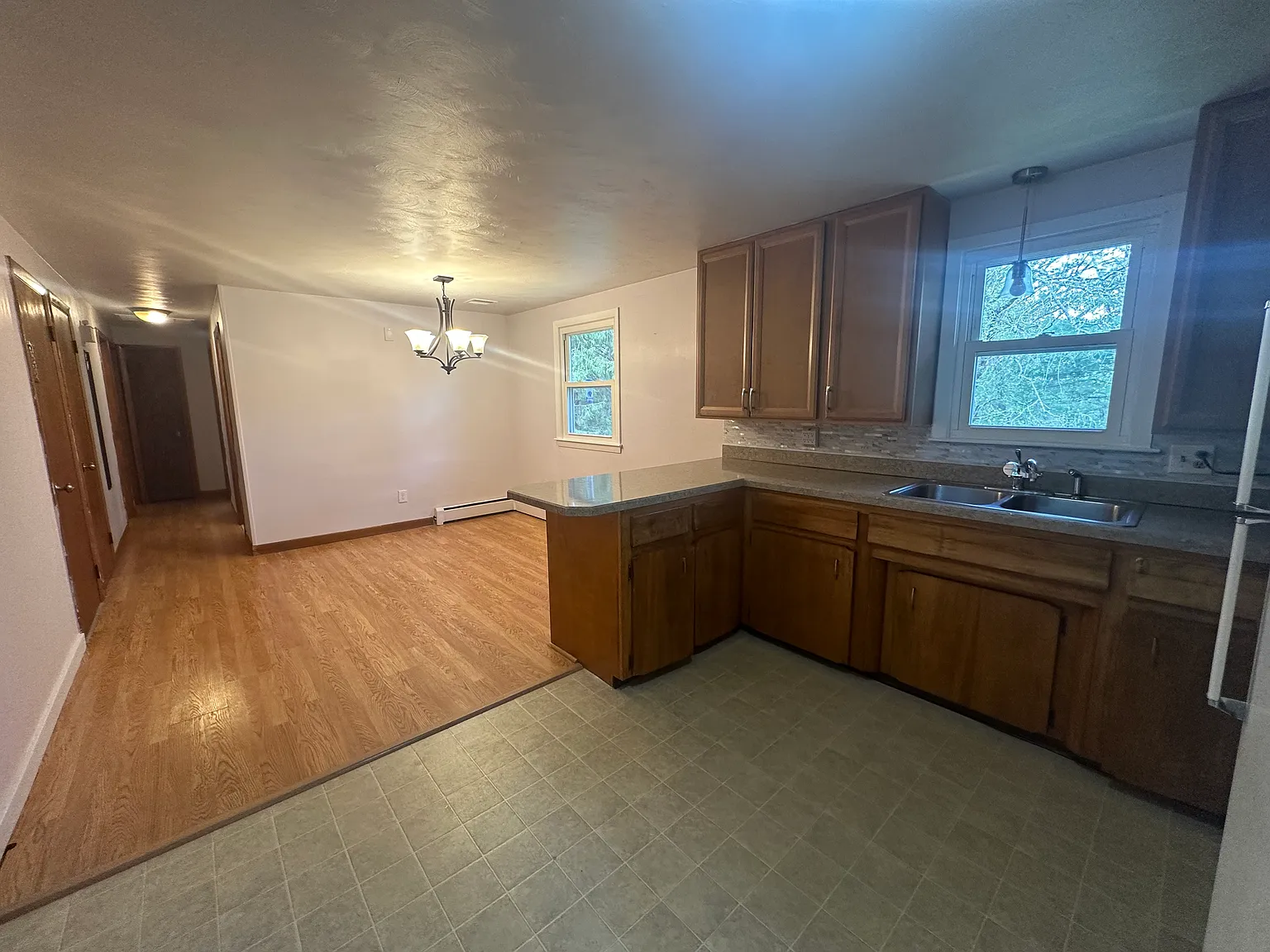 3 bed, 1092 sqft, $2,450 — Photo 3