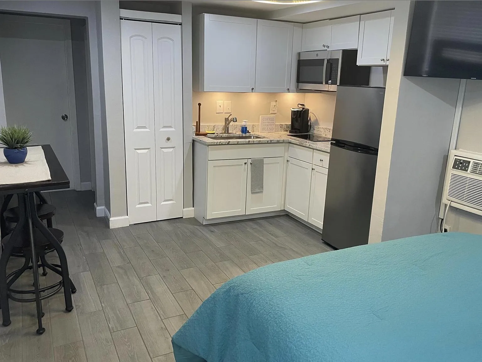 Studio, 1.0 bath, 1722 sqft, $1,500 — Photo 4