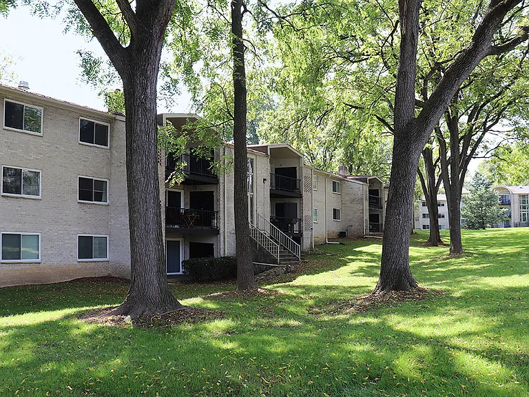 Wynnewood Park Apartments — Photo 7