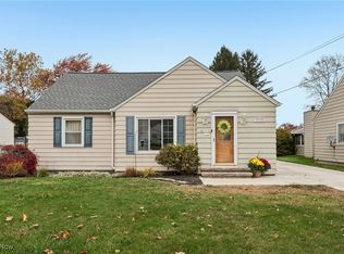 24152 Hedgewood Ave, Westlake, OH