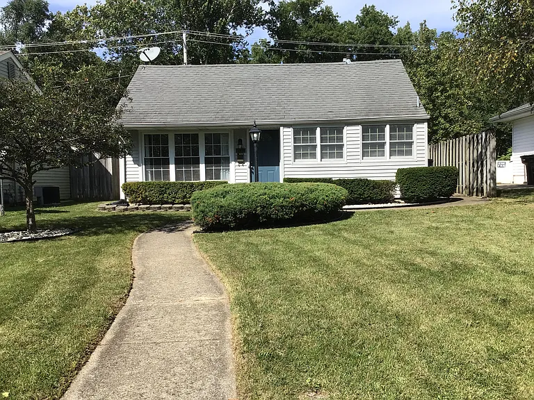 409 W Angela Blvd — Photo 1