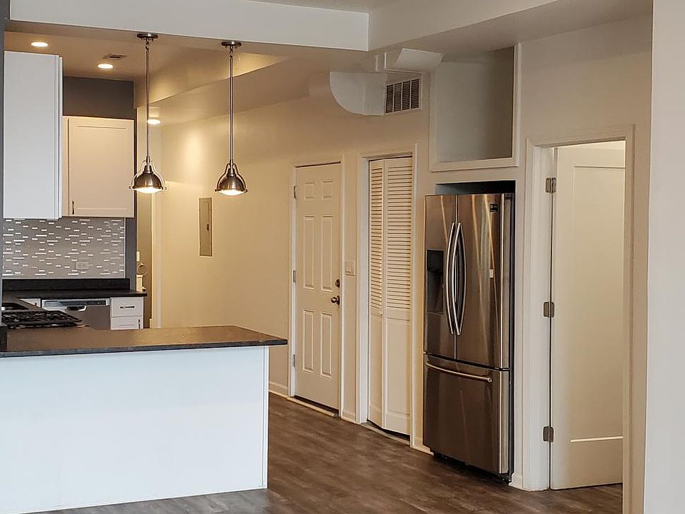 1st image of 1820 S Ashland Ave #3F