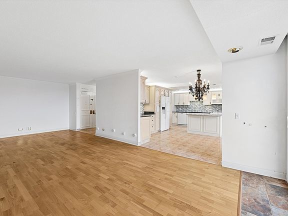 5th image of 2 S Atrium Way APT 603