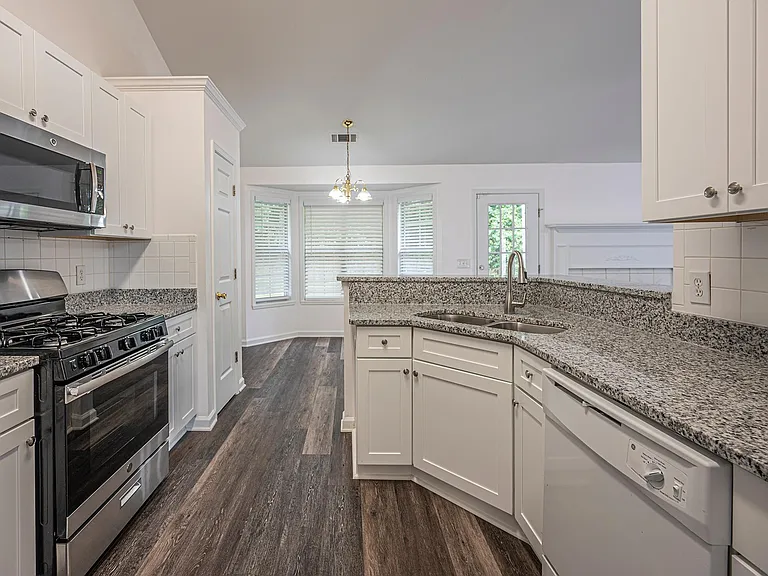 2285 Shady Oaks Dr — Photo 11