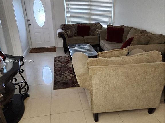 5th image of 1301 NW 31st Way