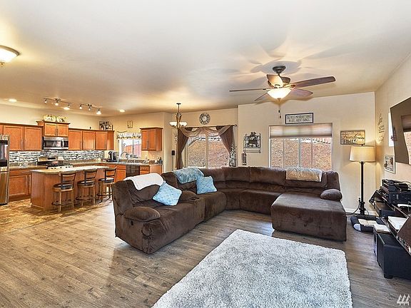 3rd image of 10326 Solstice Ave NW