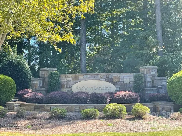 5498 Bridgewater Dr, Granite Falls, NC 28630