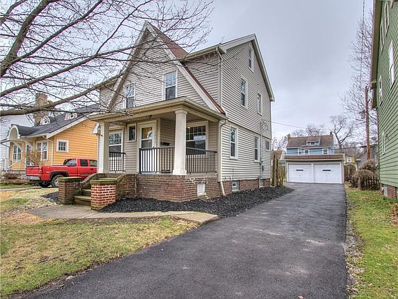 4th image of 3842 Summit Park Ave