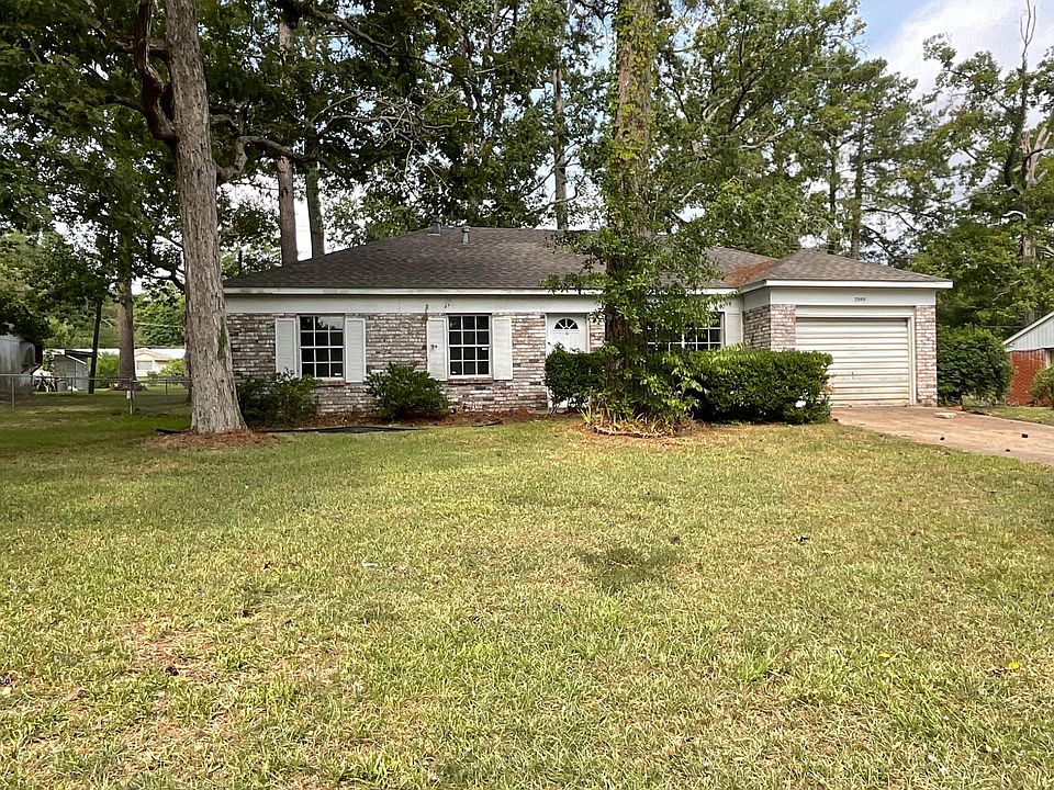 1st image of 2049 Columbus Cir
