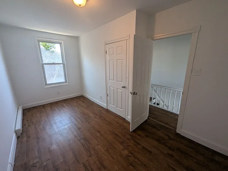 2214 Yelland St — Photo 5