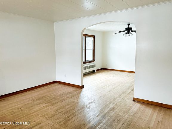 3rd image of 28 N Reservoir St