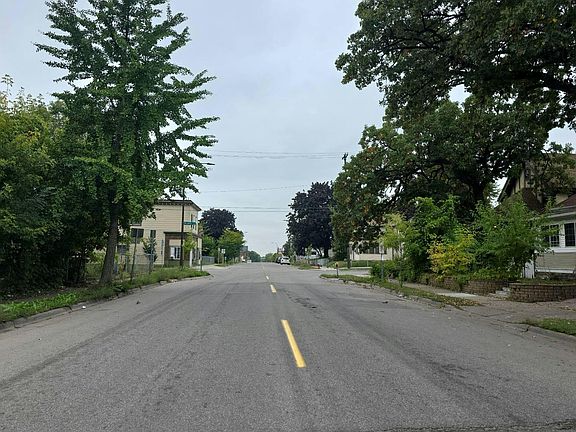 4th image of 1252 7th St E