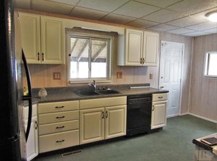 413 N 15th St, Marshalltown, IA 50158