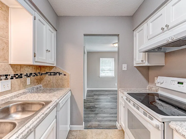 523 Spring Dr #4 — Photo 10