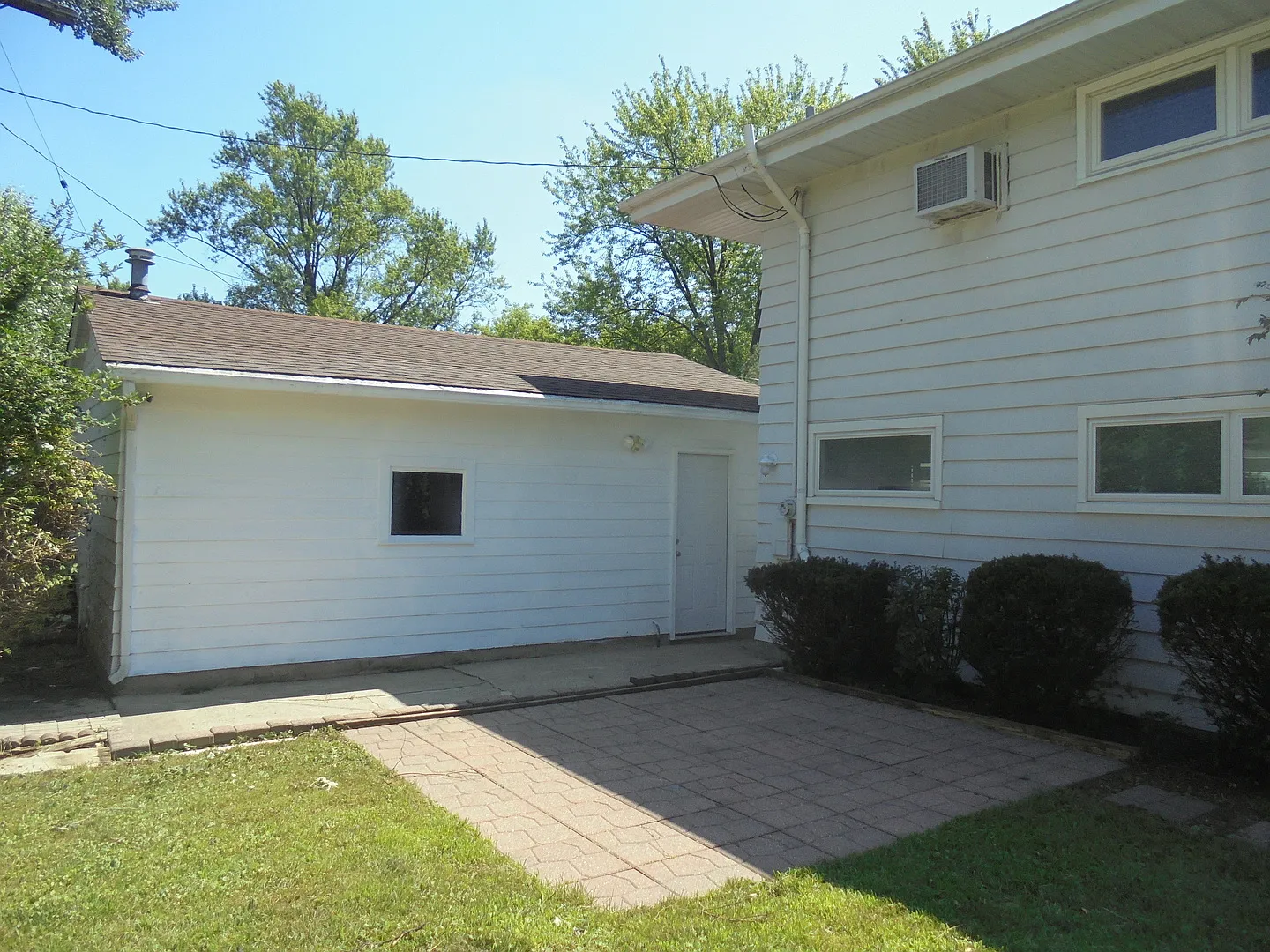 3 bed, 1800 sqft, $2,295 — Photo 4