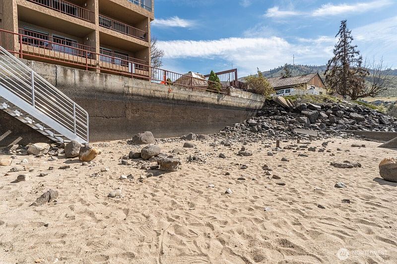 5th image of 322 W Woodin Avenue #713