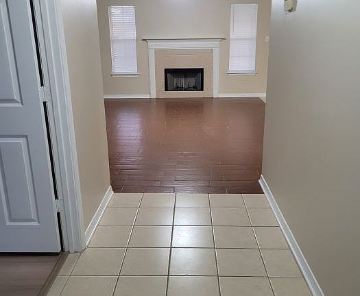 4th image of 17336 Meadowbrook Dr