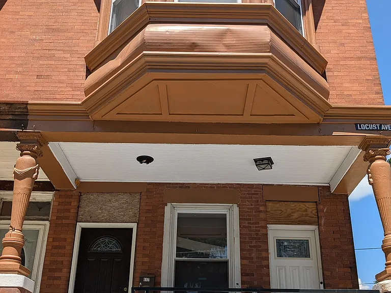 617 E Locust Ave #1 — Photo 2