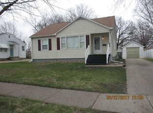 1016 15th Ave S, Clinton, IA 52732
