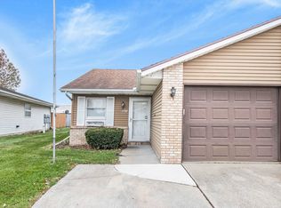 1302 Berkley Cir, Mishawaka, IN