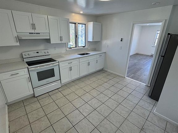 5th image of 1 Reynolds Ave #2