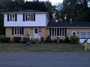 28 Cheryl Dr, Lackawanna, NY 14218